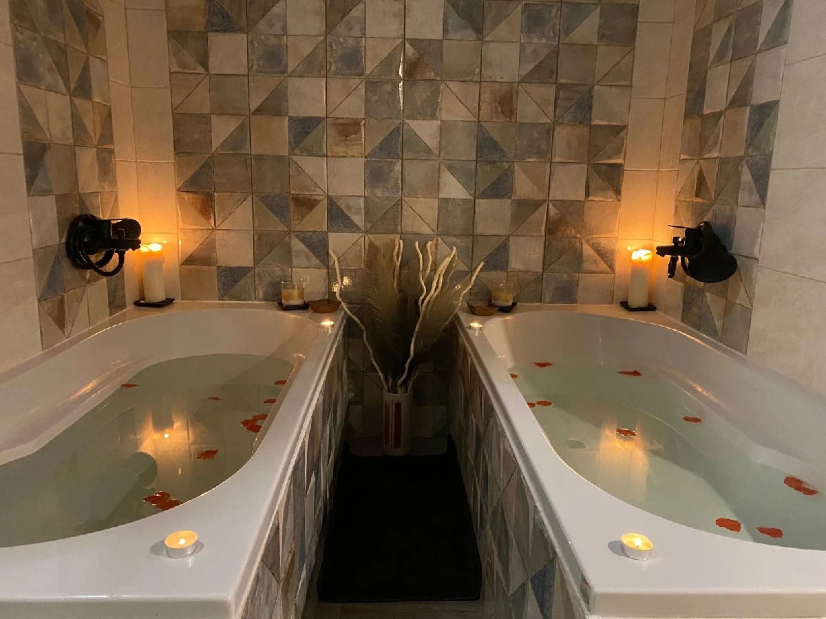 Alt text Product image of 'РЕСТАРТ ВАНА С ХИМАЛАЙСКИ КРИСТАЛИ', a mineral-rich bath soak featuring Himalayan salts. The product promises to relax the mind, soothe the body, and soften the skin. It's presented as an effective treatment for various skin conditions and aids in the absorption of essential minerals.